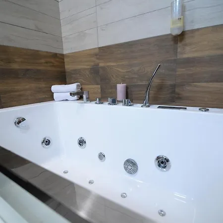 Hotel Carolija Lucani