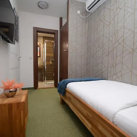 Carolija Hotel Lucani